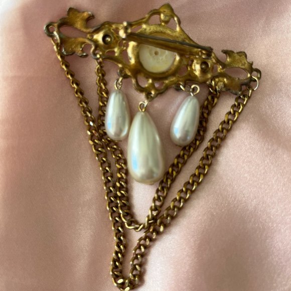 Beautiful Victorian Style Collar Brooch - Picture 2 of 2